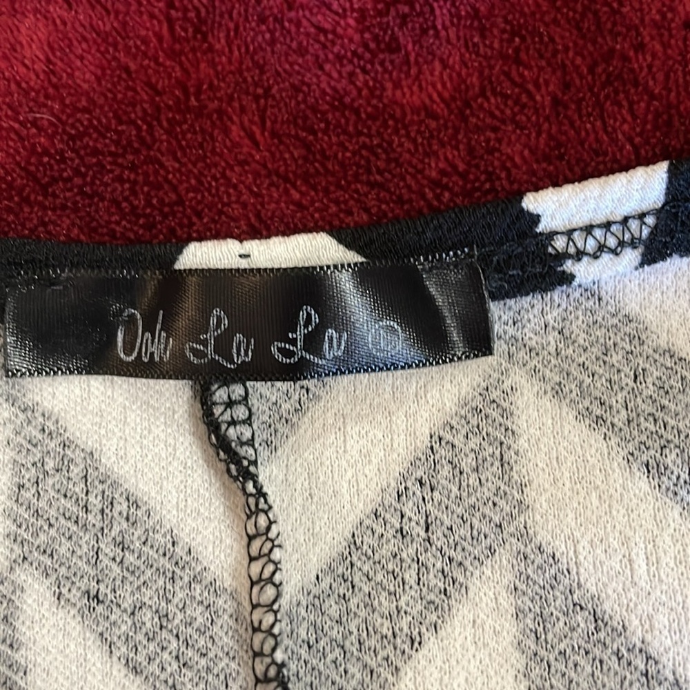 Black and White Chevron Women's Top - Picture 3 of 3